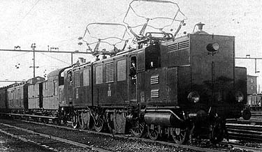 211_212a.jpg (27129 bytes)